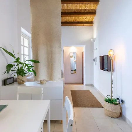 Penthouse With Terrace In Historic Centre Apartment Cagliari